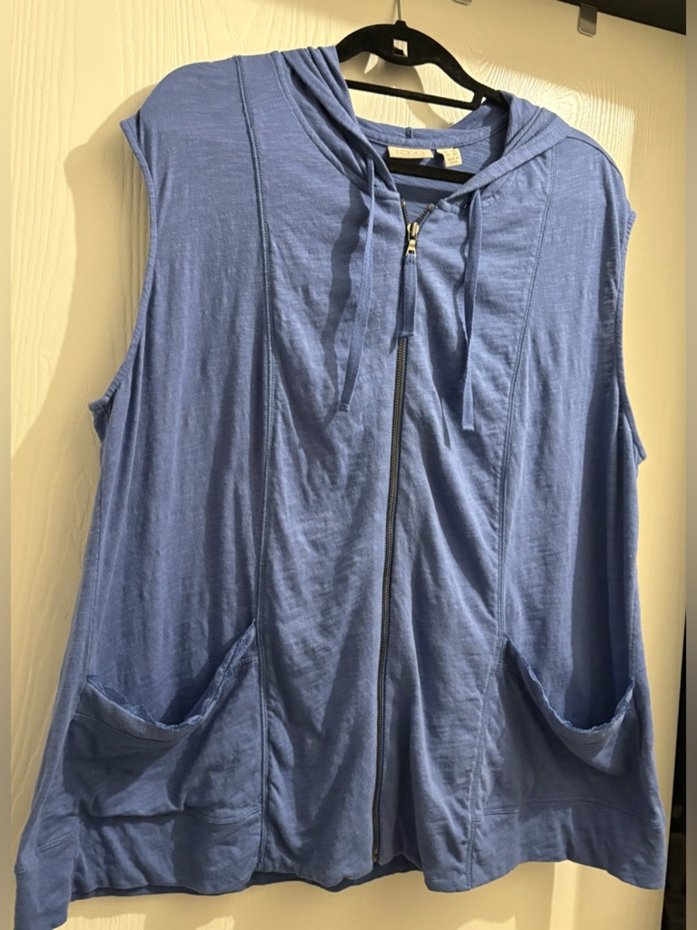 Attractive blue LOGO by Lori Goldstein Sleeveless Hooded Zip Front Vest 1X